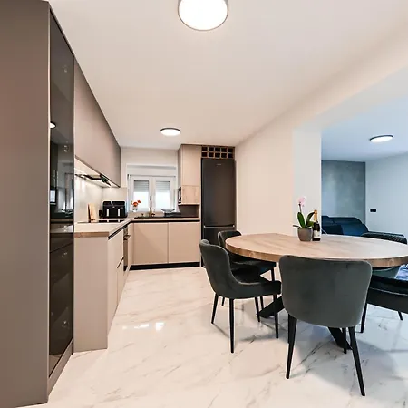 Delija Apartmans